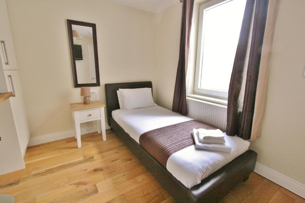 Aparthotel Central Gloucester Road By Roomsbooked - Free Parking Cheltenham